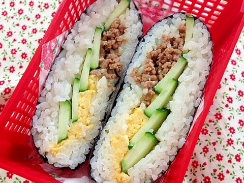 簡単☆2色そぼろのおにぎらず♪